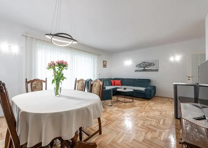 Apartment Sea Breeze